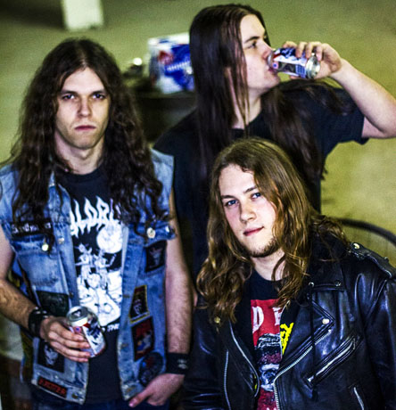 http://thrash.su/images/duk/ALCOHOLATOR - band.jpg